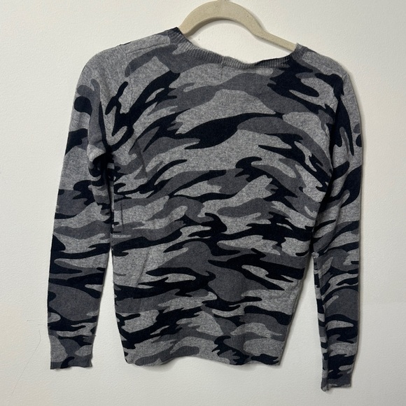 Ply 100% Cashmere Gray and Black Camouflage Sweater - Picture 5 of 5